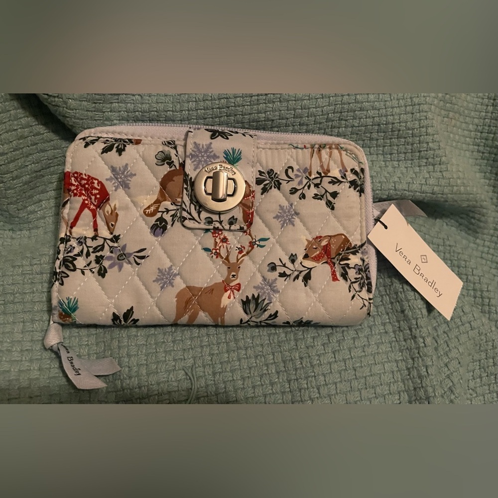 VERA BRADLEY TURNLOCK WALLET IN MERRY MISCHEIF DEERS, NWT - Picture 1 of 8